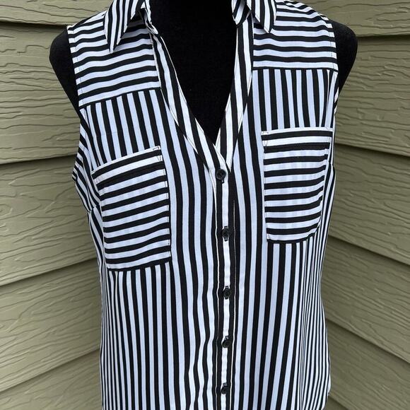 EXPRESS STRIPE SLEEVELESS BLOUSE, pockets, button down. women's size XS - Picture 1 of 5